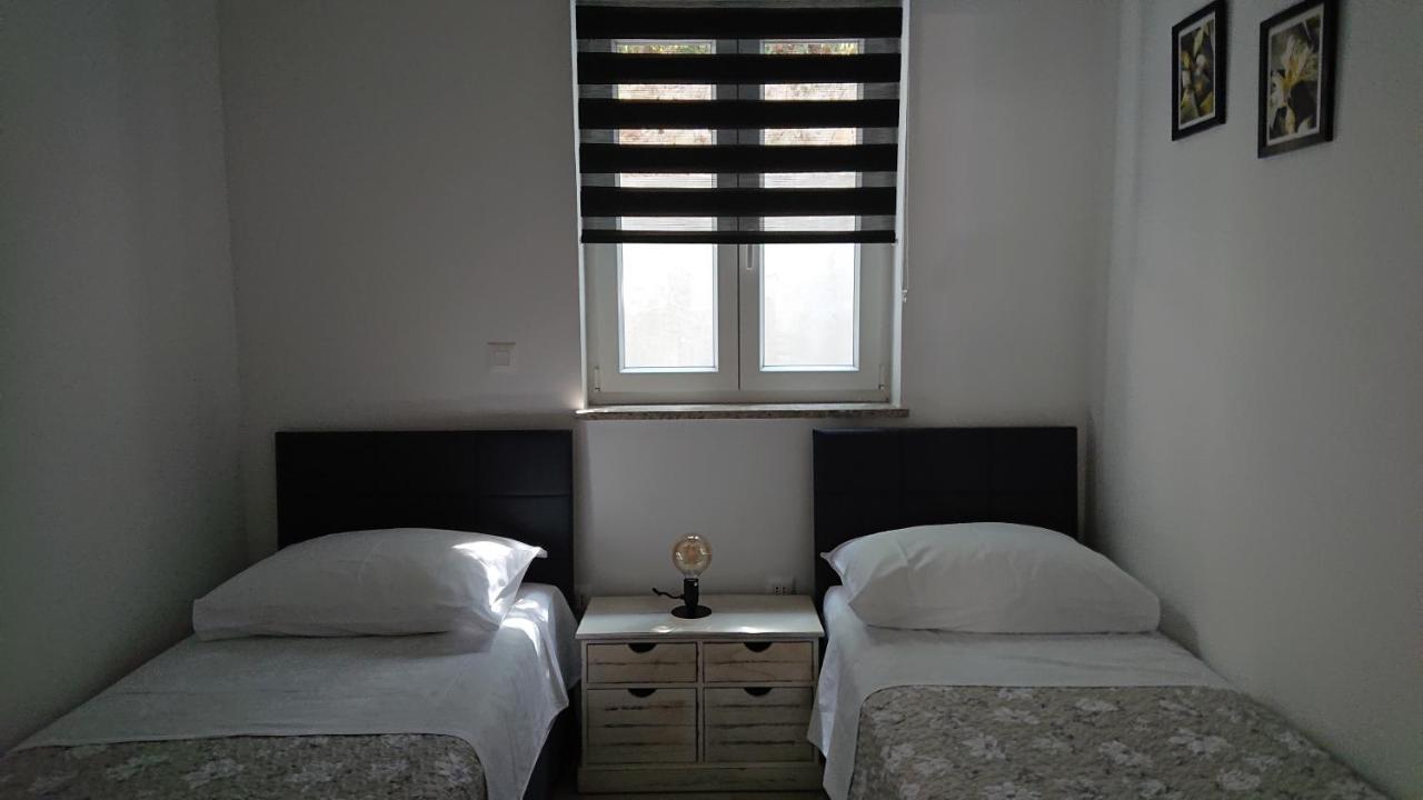 Roza Apartment Крес Екстериор снимка